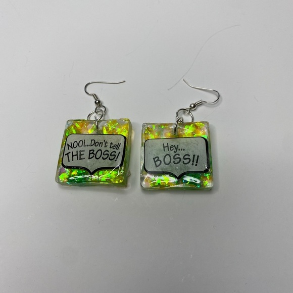 Handmade Resin Novelty “Boss” Earrings Green/Yellow NEW - Picture 4 of 4